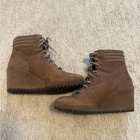 Merrell Women’s Tan Lace Up Wedge Winter/Hiking Ankle Booties Size 8.5 - Picture 2 of 16